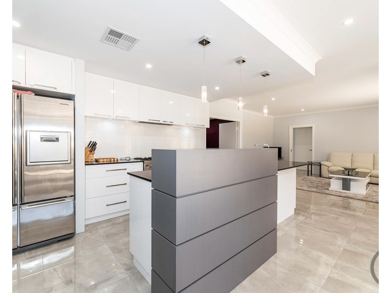 100 Ocean Road, Dawesville WA 6211