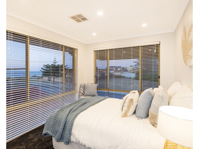 1/139 Ormsby Terrace, Silver Sands WA 6210