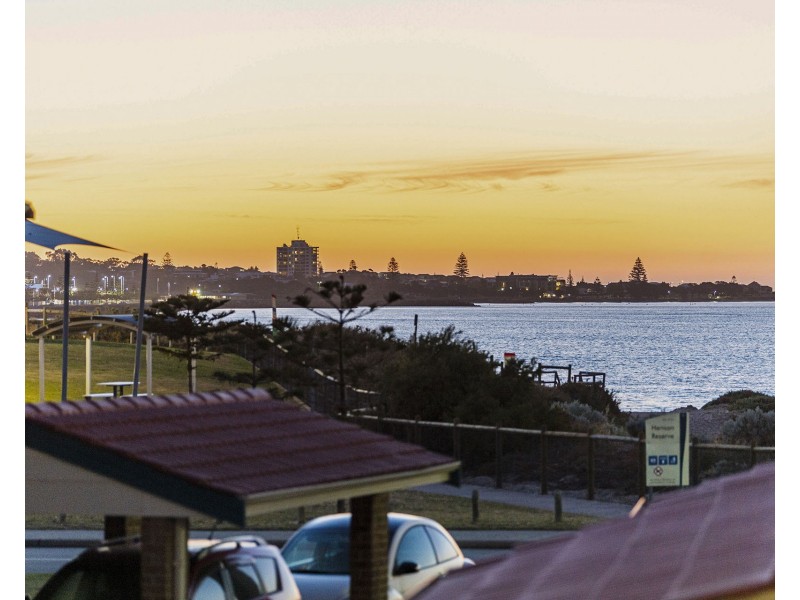 1/139 Ormsby Terrace, Silver Sands WA 6210