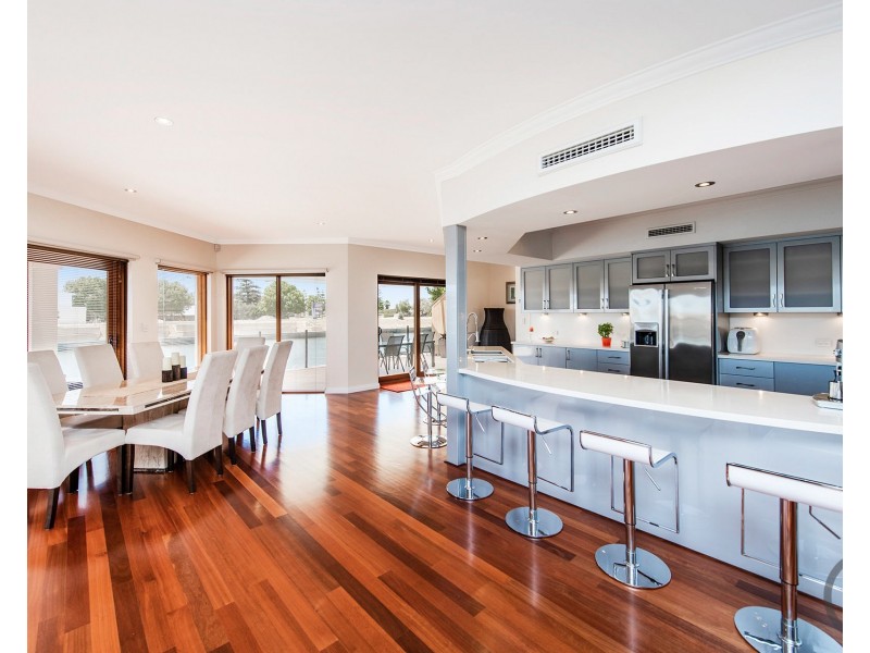27 Starfire Close, Halls Head WA 6210