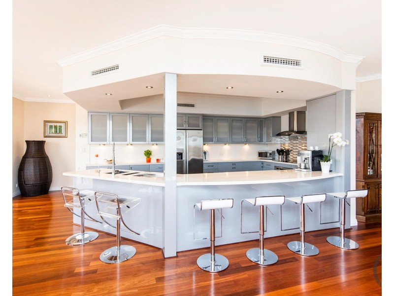 27 Starfire Close, Halls Head WA 6210