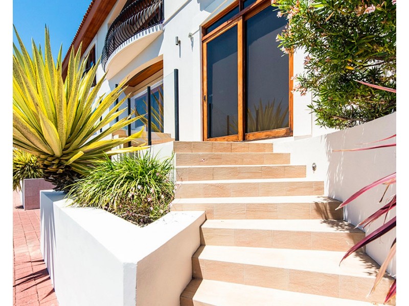 27 Starfire Close, Halls Head WA 6210