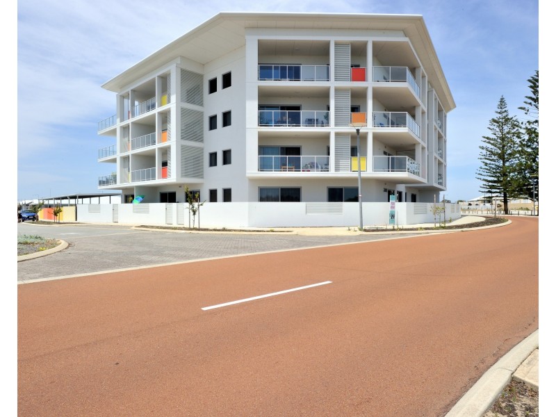 2/150 Boardwalk Boulevard, Halls Head WA 6210