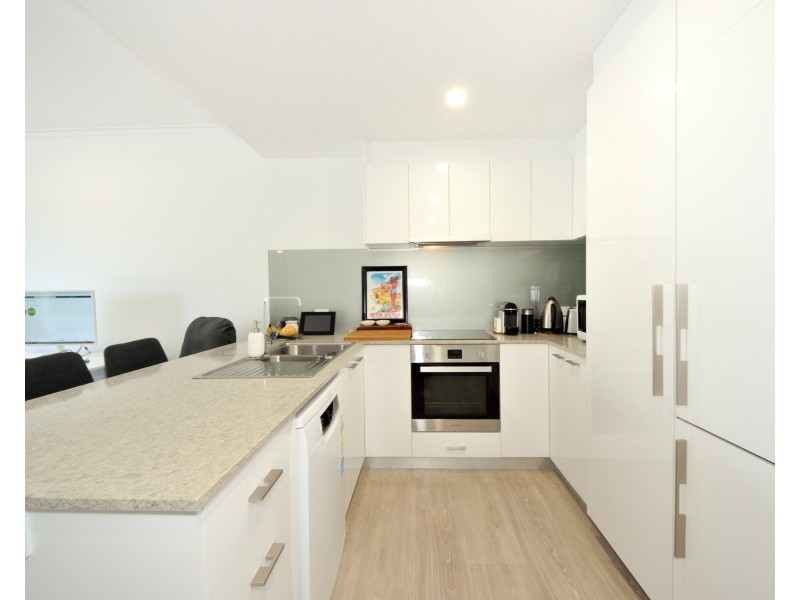 2/150 Boardwalk Boulevard, Halls Head WA 6210