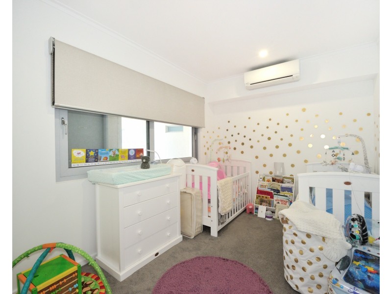 2/150 Boardwalk Boulevard, Halls Head WA 6210