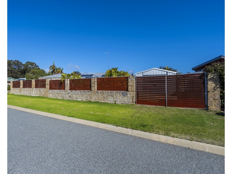 12 Summerlea Avenue, Meadow Springs WA 6210