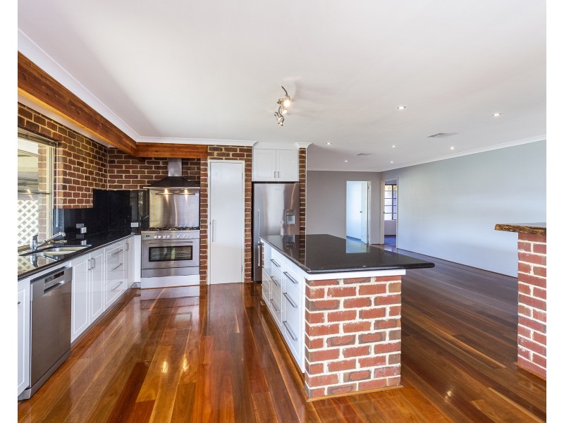 12 Summerlea Avenue, Meadow Springs WA 6210