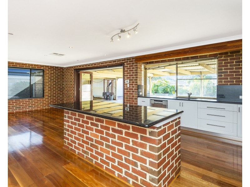 12 Summerlea Avenue, Meadow Springs WA 6210
