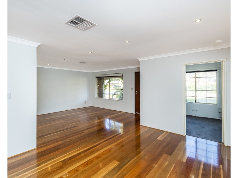12 Summerlea Avenue, Meadow Springs WA 6210