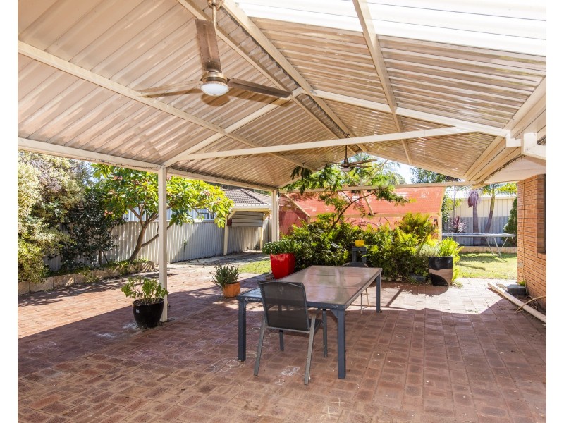 7 Brigadoon Close, Halls Head WA 6210