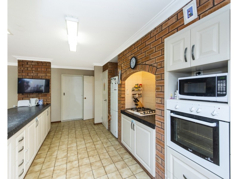 7 Brigadoon Close, Halls Head WA 6210