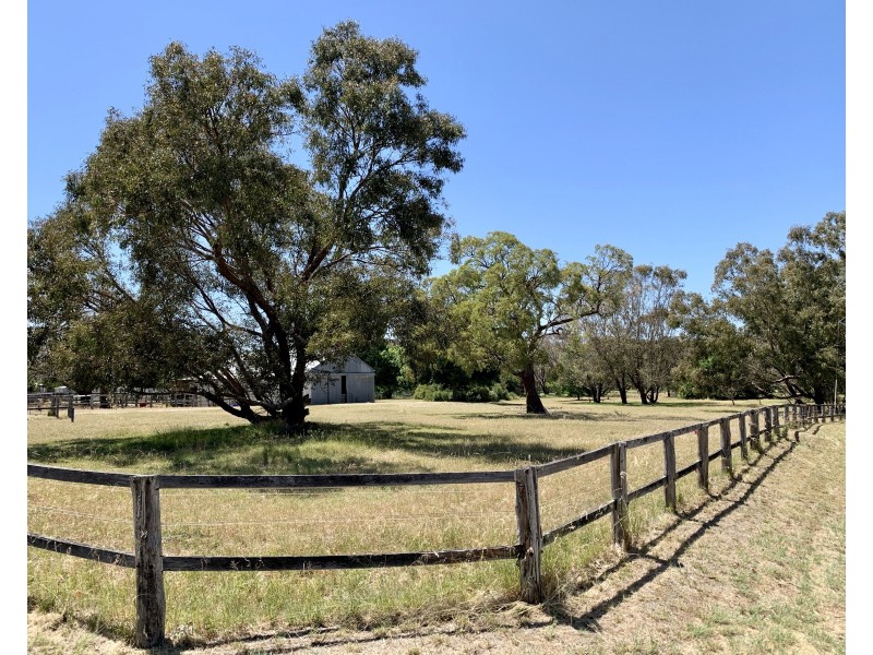 1406 Rowley Road, Wungong WA 6112