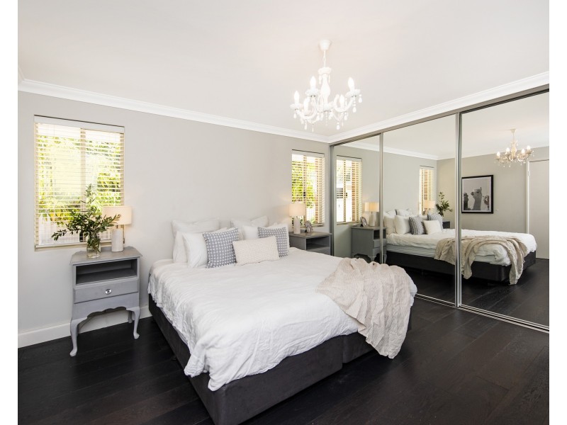 8 Exeter Place, Greenfields WA 6210