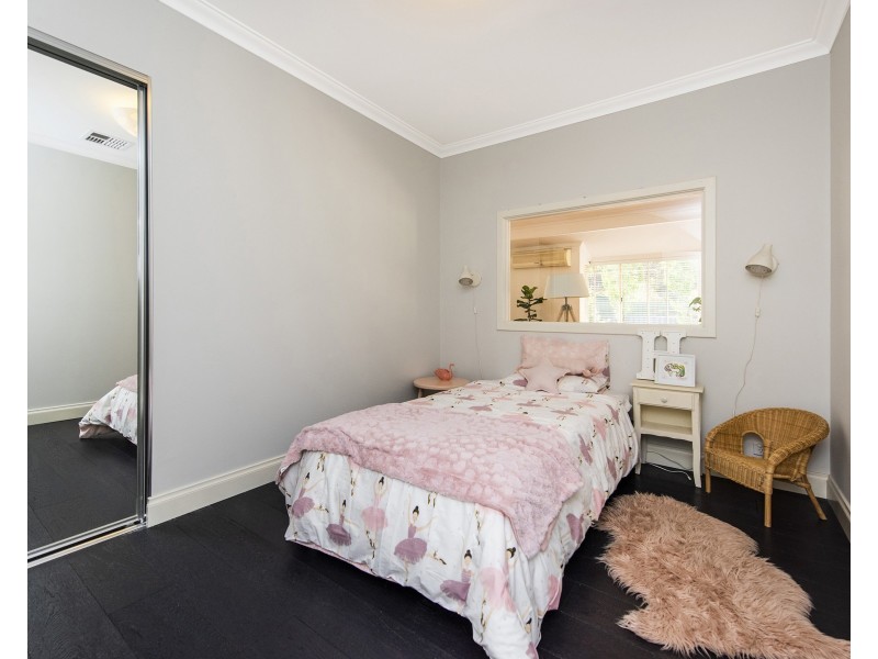 8 Exeter Place, Greenfields WA 6210