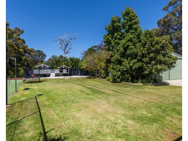 8 Exeter Place, Greenfields WA 6210