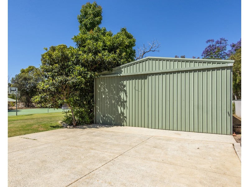 8 Exeter Place, Greenfields WA 6210
