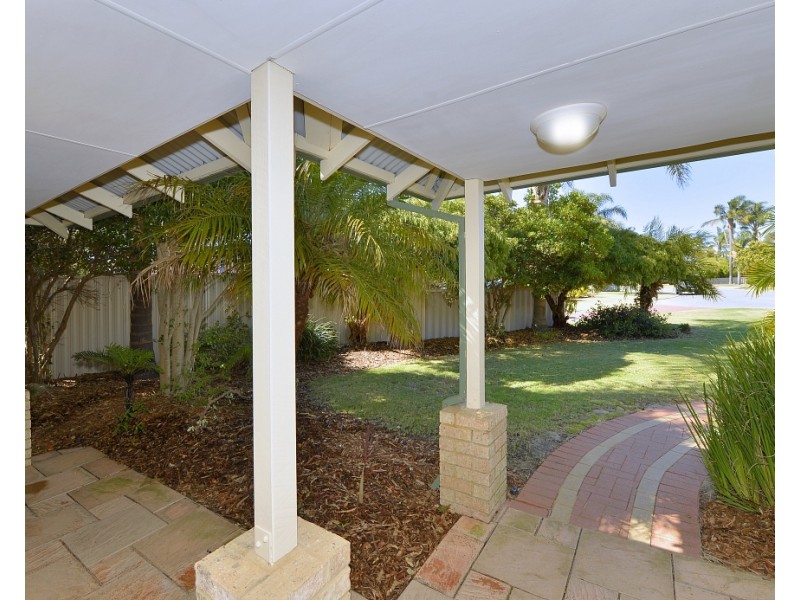 18 Crowthorn Cross, Erskine WA 6210