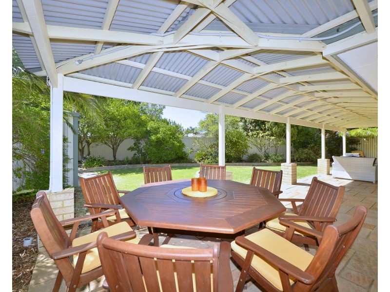 18 Crowthorn Cross, Erskine WA 6210