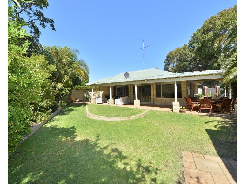 18 Crowthorn Cross, Erskine WA 6210