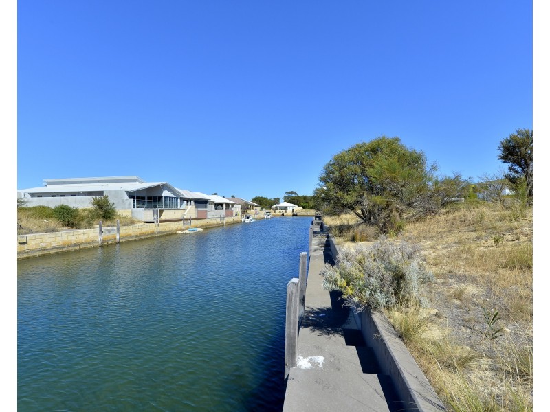 24 Houtman Lane, Wannanup WA 6210