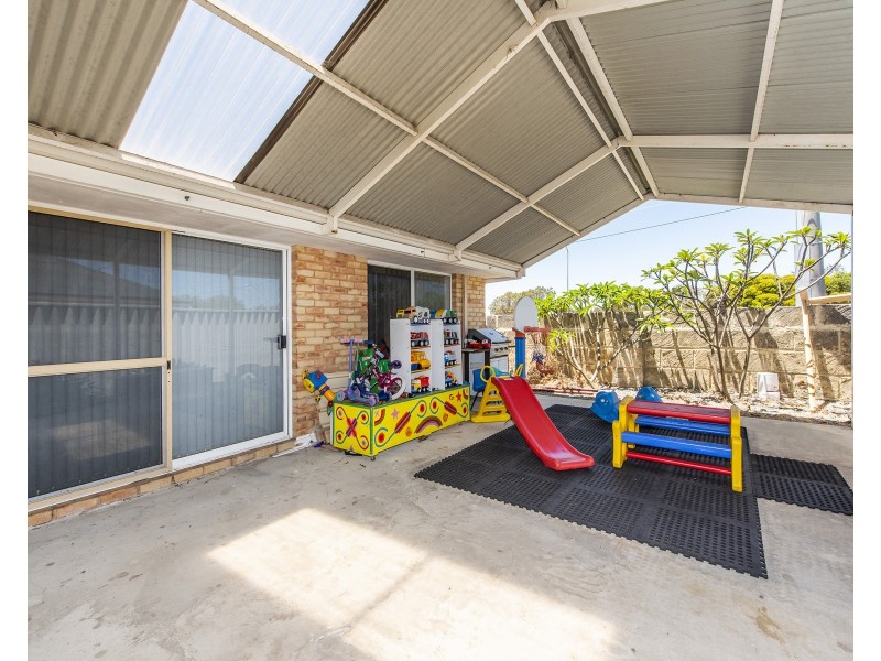 5 Silky Vale, Halls Head WA 6210