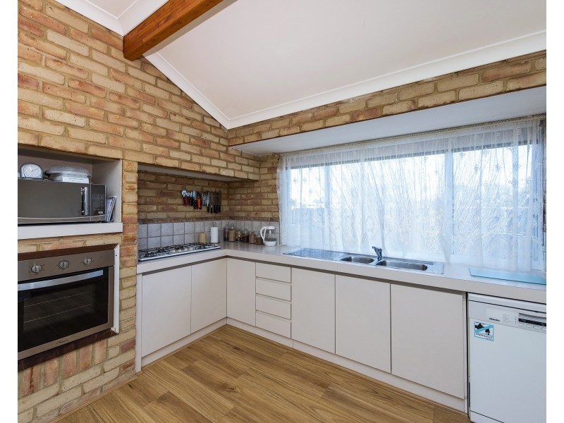 5 Silky Vale, Halls Head WA 6210