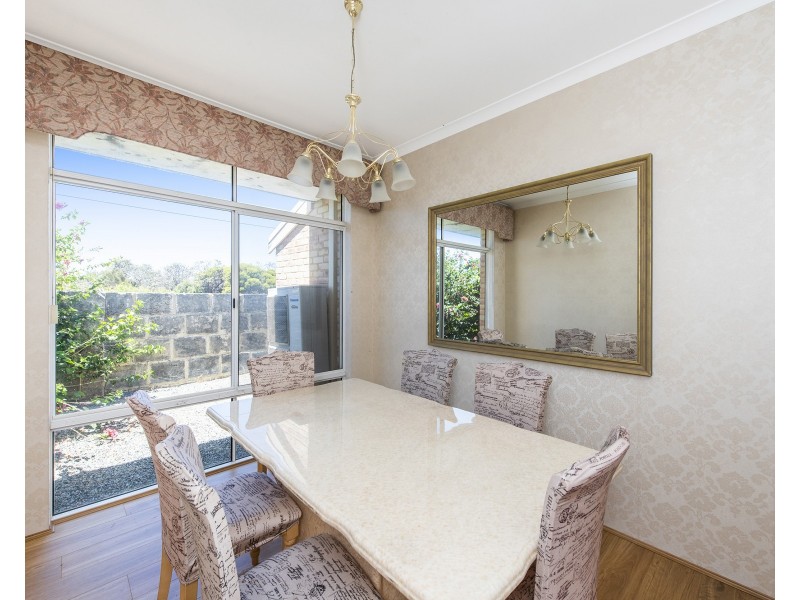 5 Silky Vale, Halls Head WA 6210