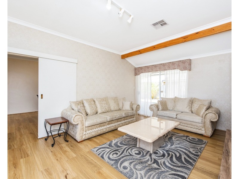 5 Silky Vale, Halls Head WA 6210