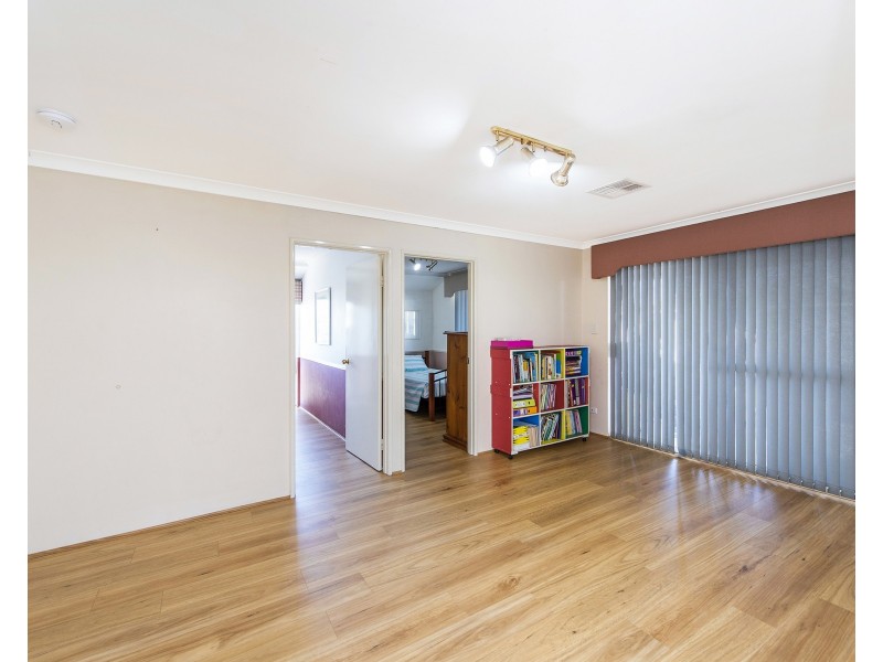 5 Silky Vale, Halls Head WA 6210