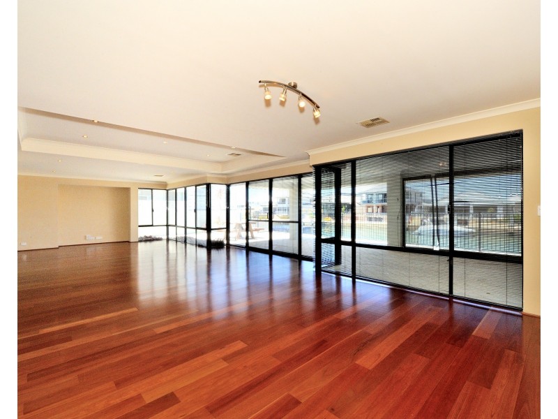 14 Trade Winds Retreat, Dudley Park WA 6210