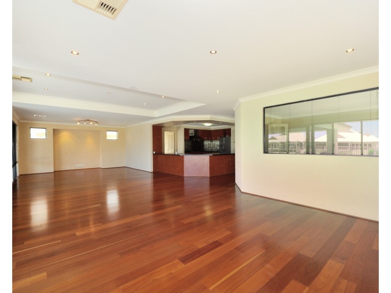 14 Trade Winds Retreat, Dudley Park WA 6210