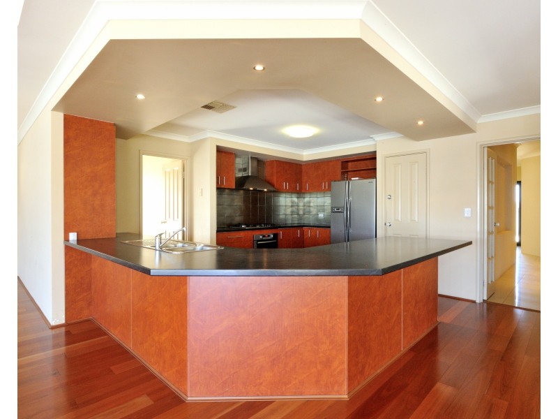 14 Trade Winds Retreat, Dudley Park WA 6210