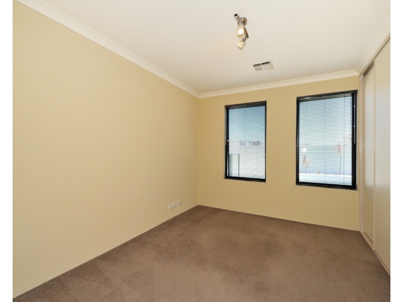 14 Trade Winds Retreat, Dudley Park WA 6210