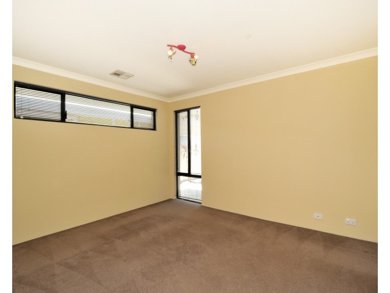 14 Trade Winds Retreat, Dudley Park WA 6210