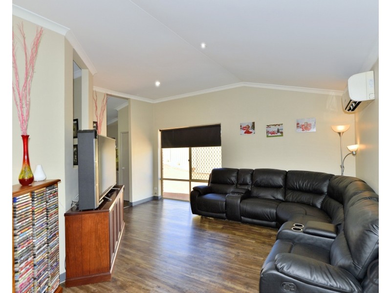 17 Amulla Court, Halls Head WA 6210