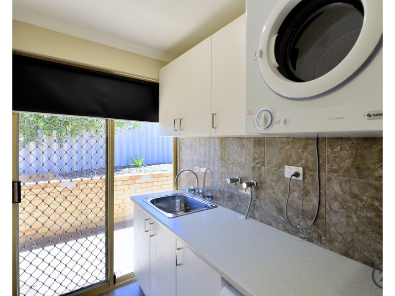 17 Amulla Court, Halls Head WA 6210