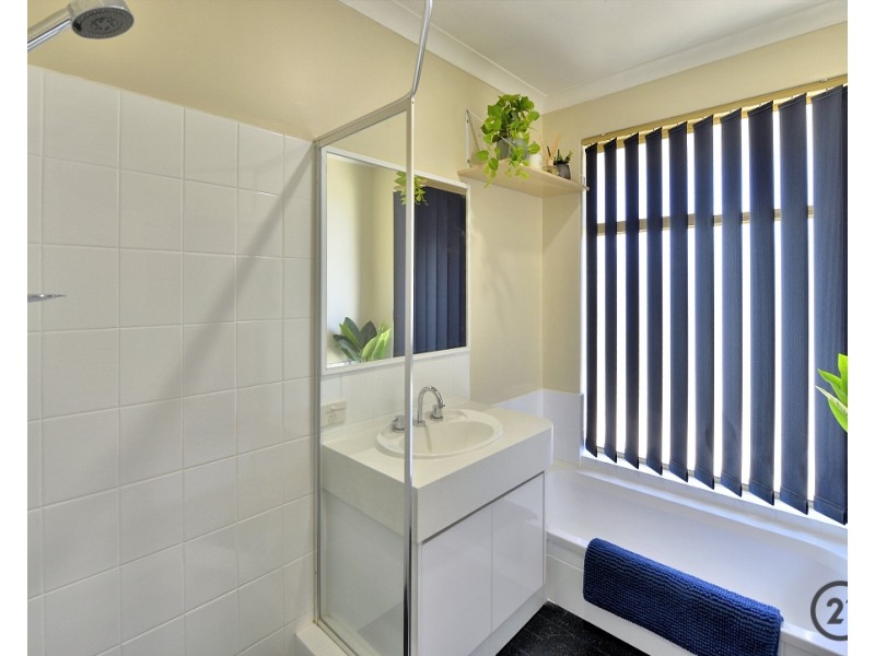 17 Amulla Court, Halls Head WA 6210