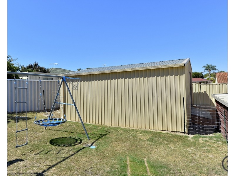 17 Amulla Court, Halls Head WA 6210