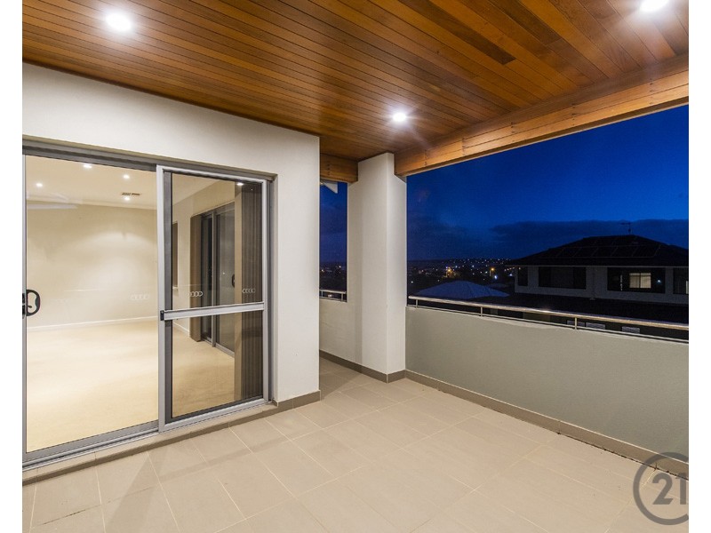 18  Caspian Way, Wannanup WA 6210