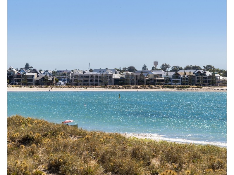 1/128 Ormsby Terrace, Mandurah WA 6210