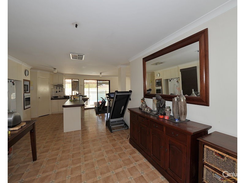 2  Kangaroo Paw Drive, Greenfields WA 6210
