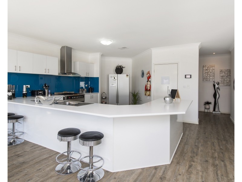 31 Coodanup Drive, Dudley Park WA 6210