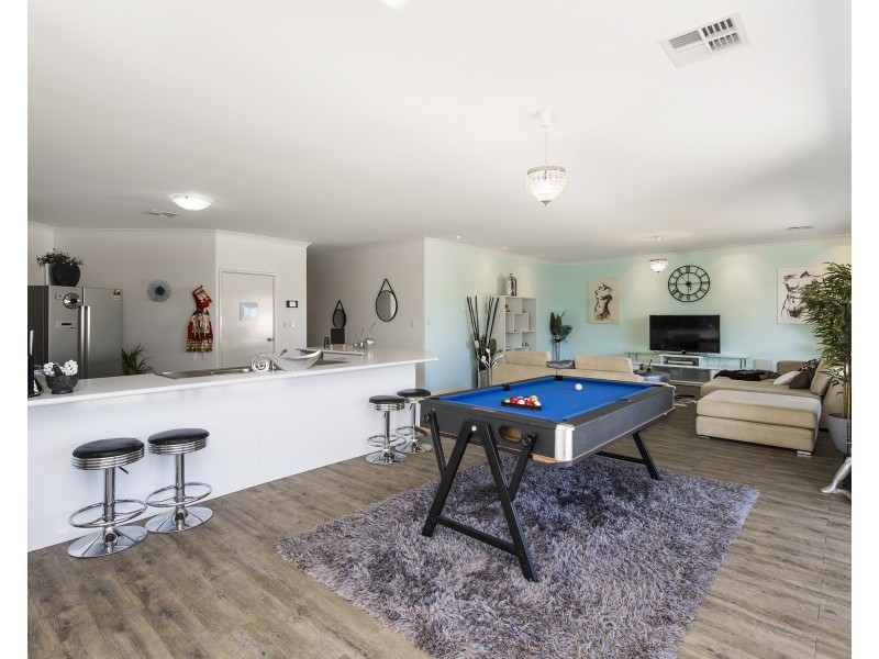 31 Coodanup Drive, Dudley Park WA 6210