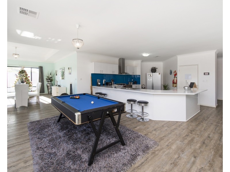 31 Coodanup Drive, Dudley Park WA 6210