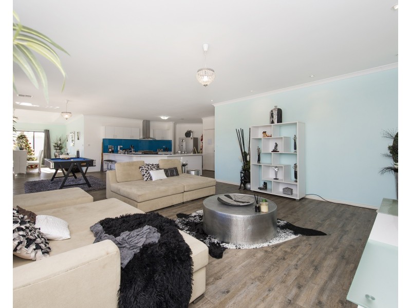 31 Coodanup Drive, Dudley Park WA 6210