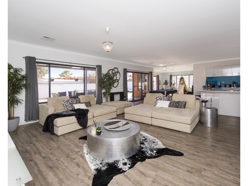 31 Coodanup Drive, Dudley Park WA 6210