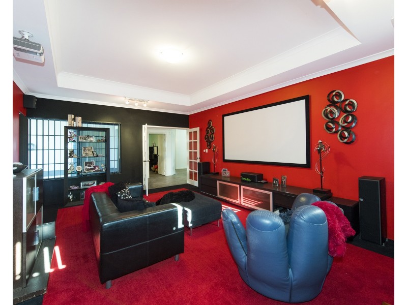 31 Coodanup Drive, Dudley Park WA 6210