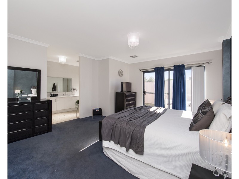 31 Coodanup Drive, Dudley Park WA 6210