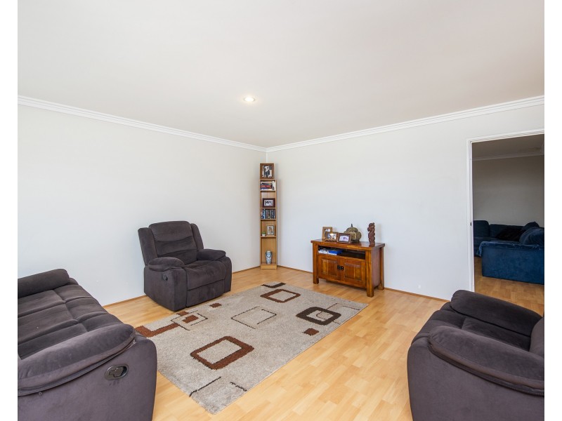 8 Quandong Parkway, Halls Head WA 6210