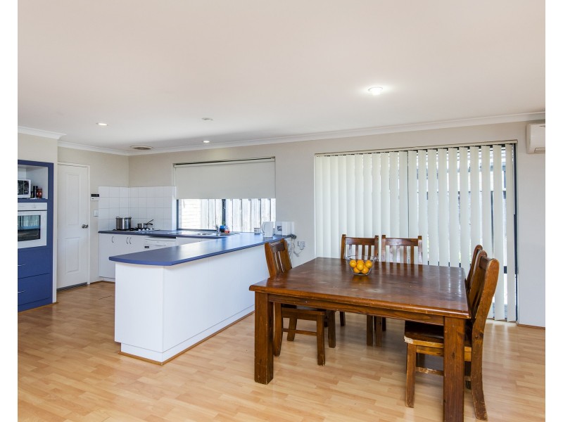 8 Quandong Parkway, Halls Head WA 6210